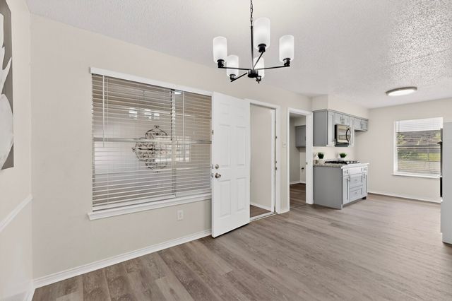 208 Gregory Drive, Desoto, TX 75115