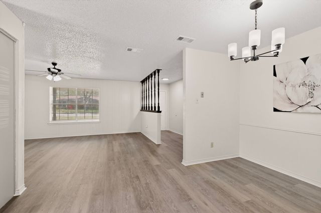 208 Gregory Drive, Desoto, TX 75115