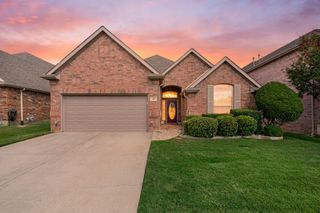 307 Park Haven Boulevard, Euless, TX 76039