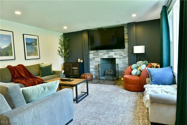 18 Orchard Drive, Poland, OH 44514