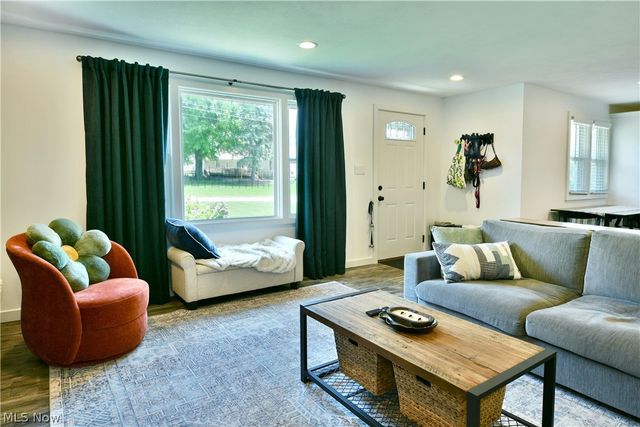 18 Orchard Drive, Poland, OH 44514