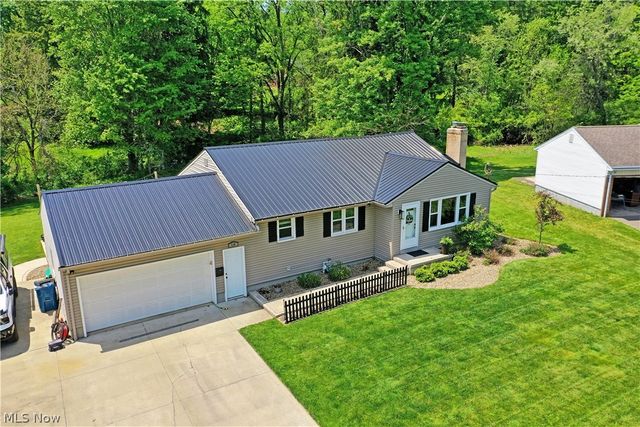 18 Orchard Drive, Poland, OH 44514