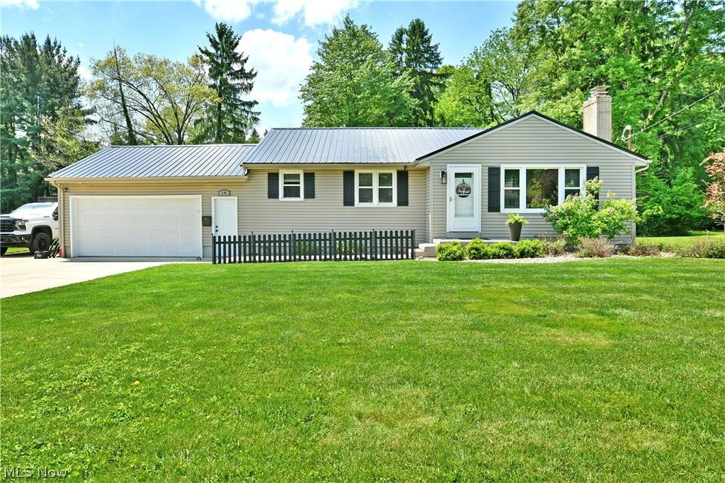 18 Orchard Drive, Poland, OH 44514