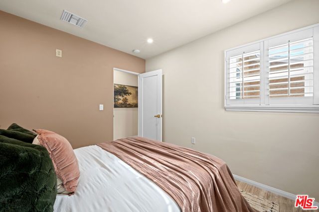 1444 N Ontario Street, Burbank, CA 91505
