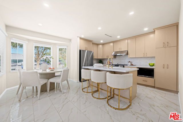 1444 N Ontario Street, Burbank, CA 91505