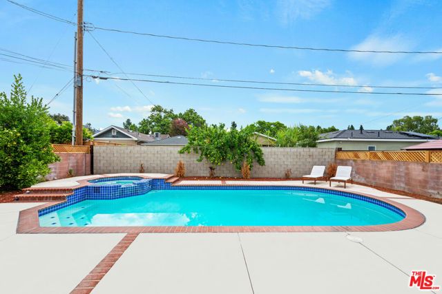 1444 N Ontario Street, Burbank, CA 91505