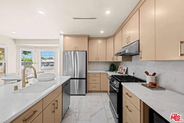1444 N Ontario Street, Burbank, CA 91505