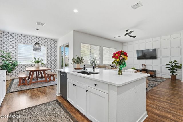 20523 E CARRIAGE Way, Queen Creek, AZ 85142