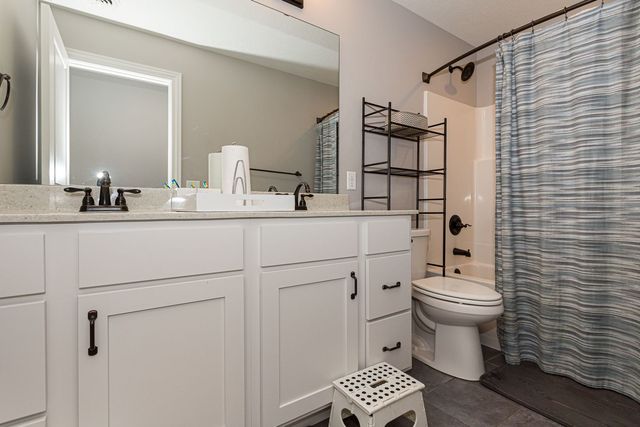 4411 Slate Creek Drive, Bettendorf, IA 52722