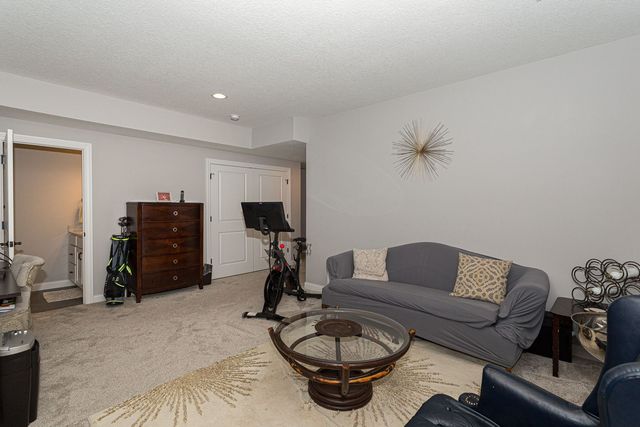 4411 Slate Creek Drive, Bettendorf, IA 52722