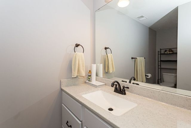 4411 Slate Creek Drive, Bettendorf, IA 52722