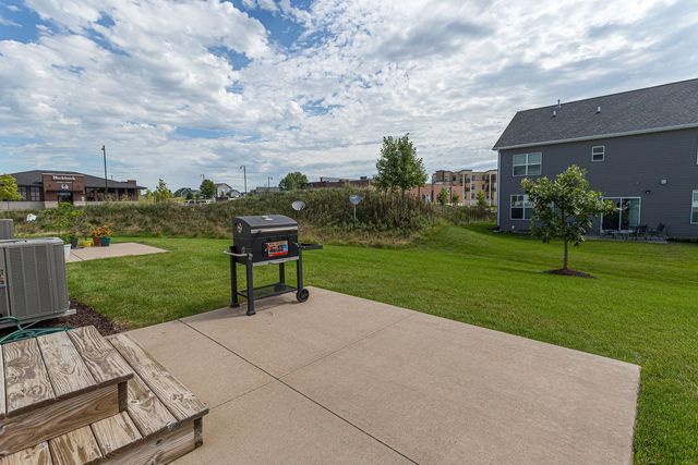 4411 Slate Creek Drive, Bettendorf, IA 52722