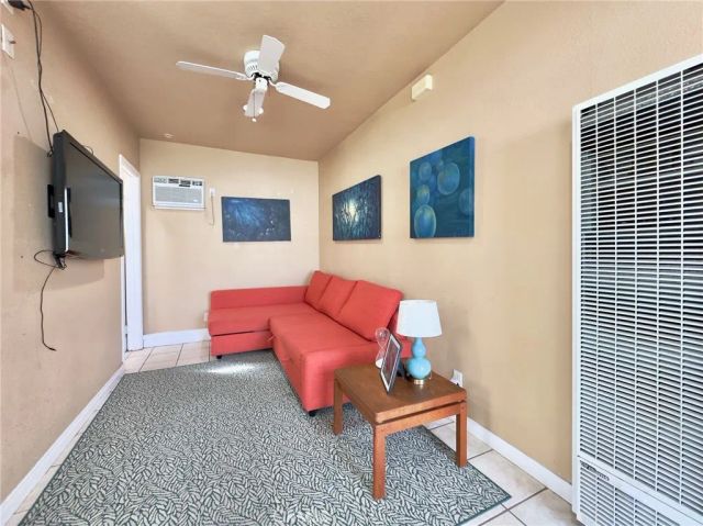 218 Princeton Avenue, Claremont, CA 91711