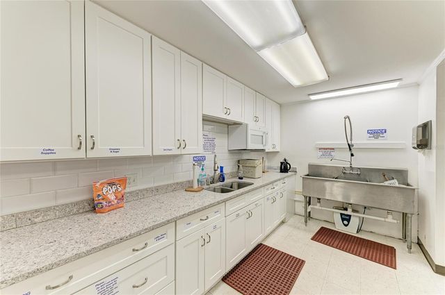 5316 53RD AVENUE E L1, Bradenton, FL 34203