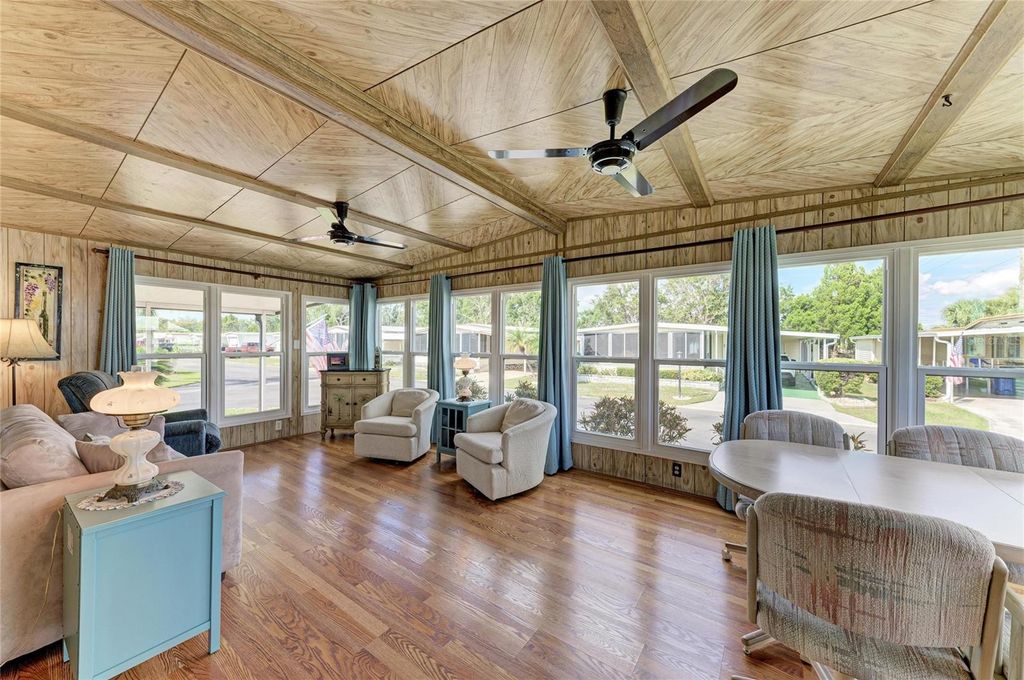 Image 12 of property listing at 5316 53RD AVENUE E L1, Bradenton, FL 34203