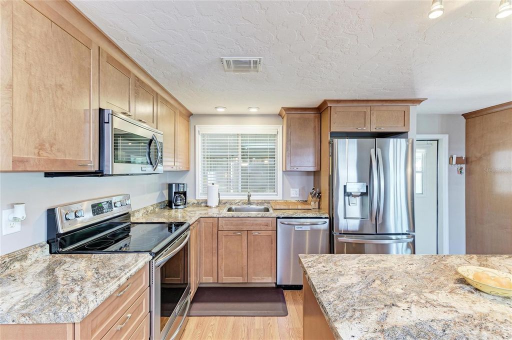 Image 22 of property listing at 5316 53RD AVENUE E L1, Bradenton, FL 34203