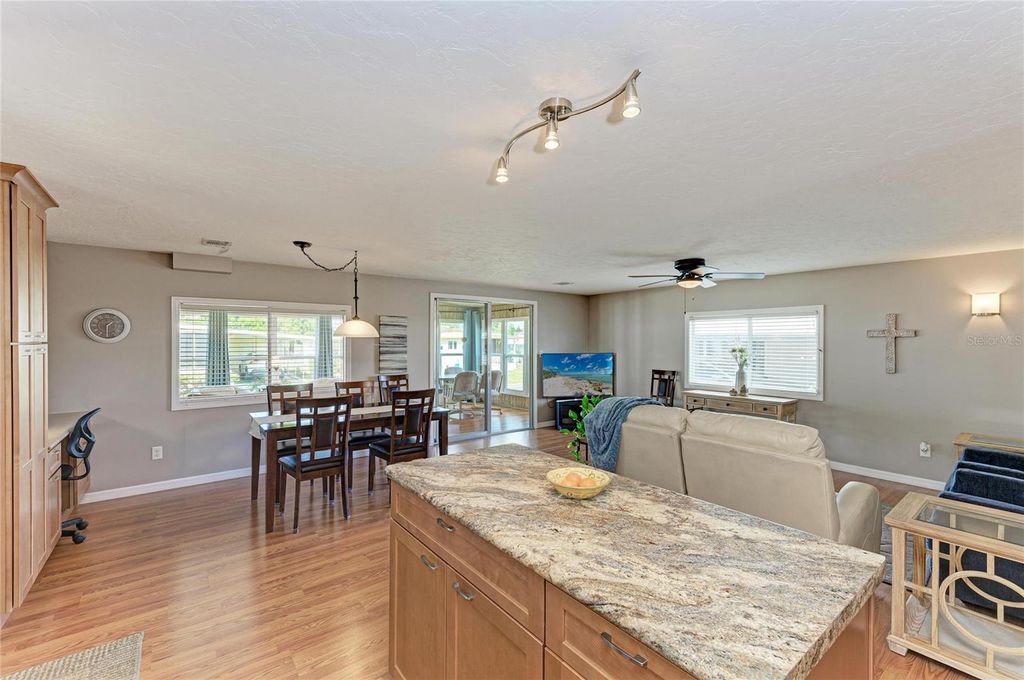 Image 24 of property listing at 5316 53RD AVENUE E L1, Bradenton, FL 34203