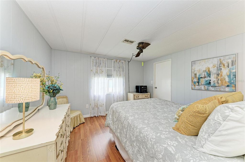 Image 31 of property listing at 5316 53RD AVENUE E L1, Bradenton, FL 34203