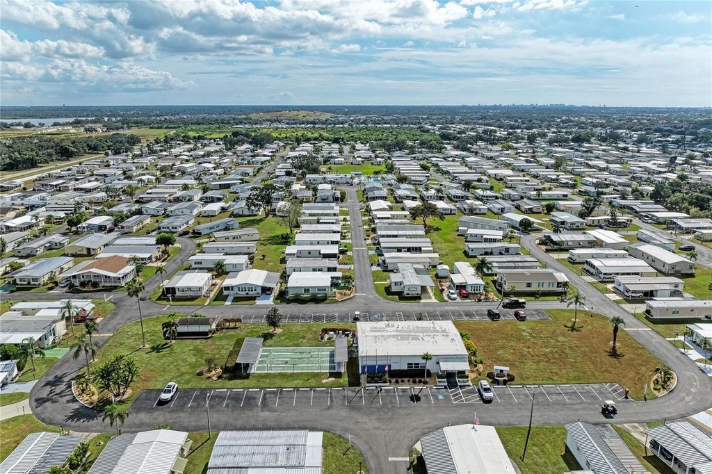 Image 47 of property listing at 5316 53RD AVENUE E L1, Bradenton, FL 34203