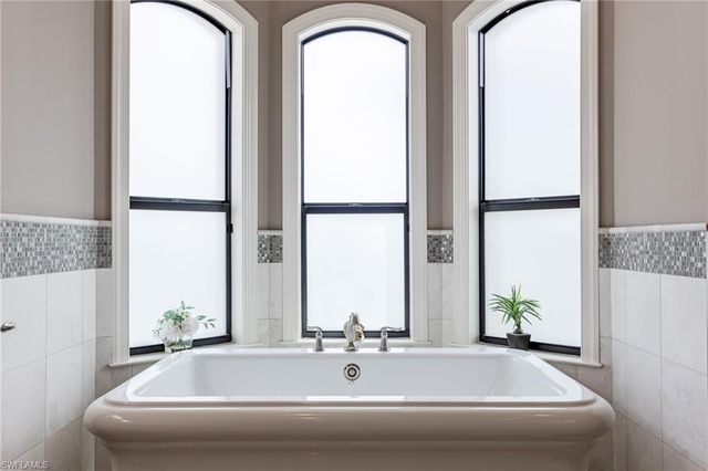 3944 W Riverside DR, Fort Myers, FL 33901