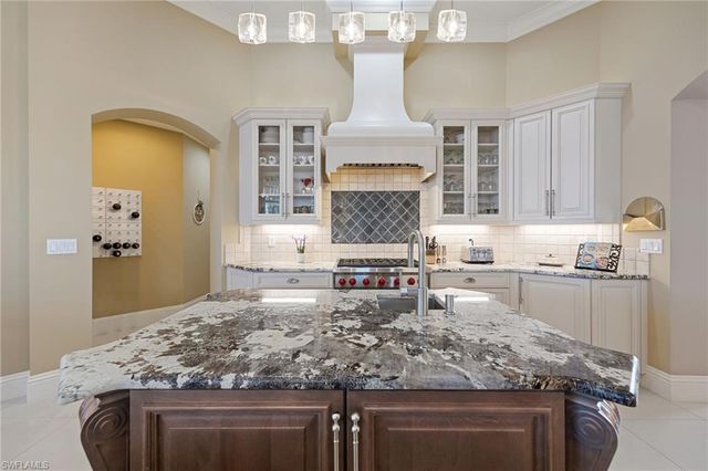 3944 W Riverside DR, Fort Myers, FL 33901