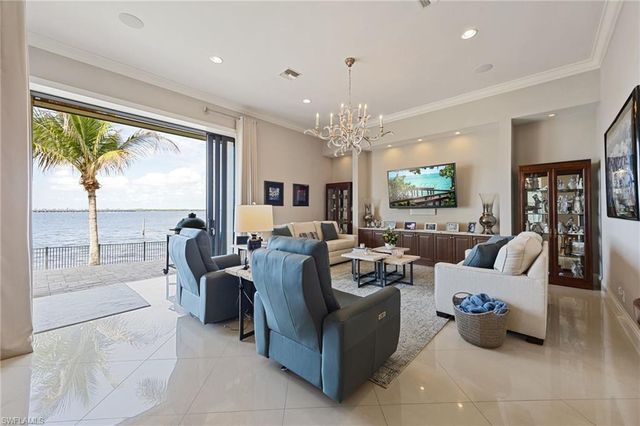 3944 W Riverside DR, Fort Myers, FL 33901