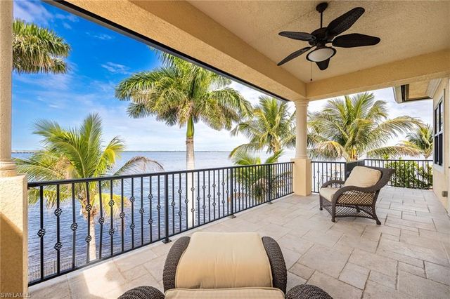 3944 W Riverside DR, Fort Myers, FL 33901