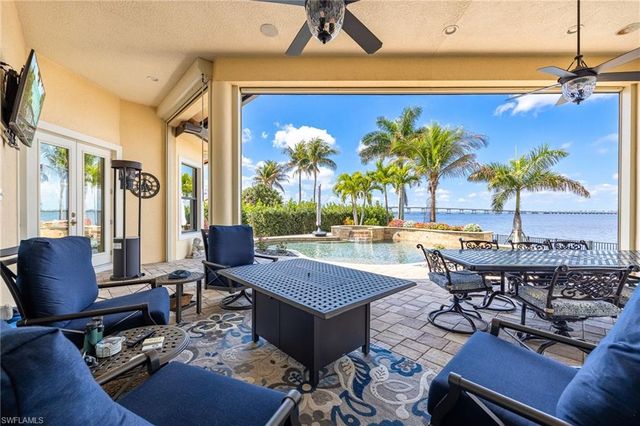 3944 W Riverside DR, Fort Myers, FL 33901