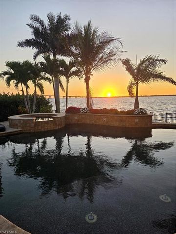 3944 W Riverside DR, Fort Myers, FL 33901