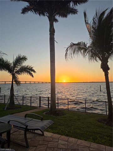 3944 W Riverside DR, Fort Myers, FL 33901