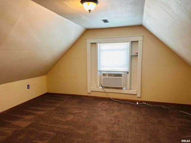 602 5TH Street, Rock Island, IL 61201
