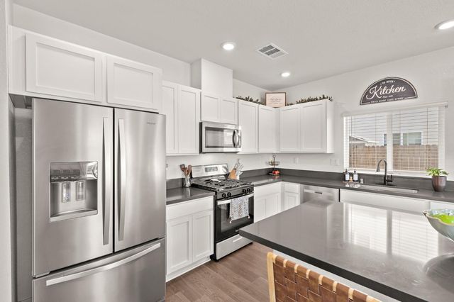 5064 Star Dance Cir, Roseville, CA 95747