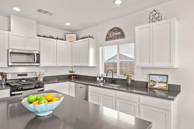 5064 Star Dance Cir, Roseville, CA 95747