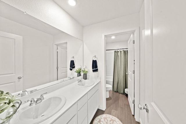 5064 Star Dance Cir, Roseville, CA 95747