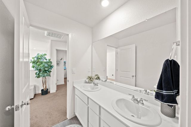 5064 Star Dance Cir, Roseville, CA 95747