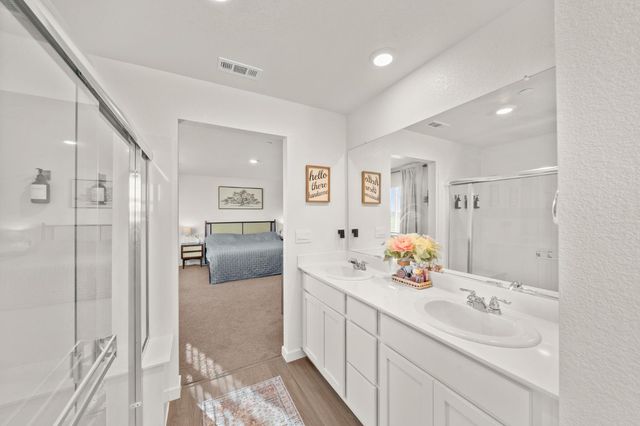 5064 Star Dance Cir, Roseville, CA 95747