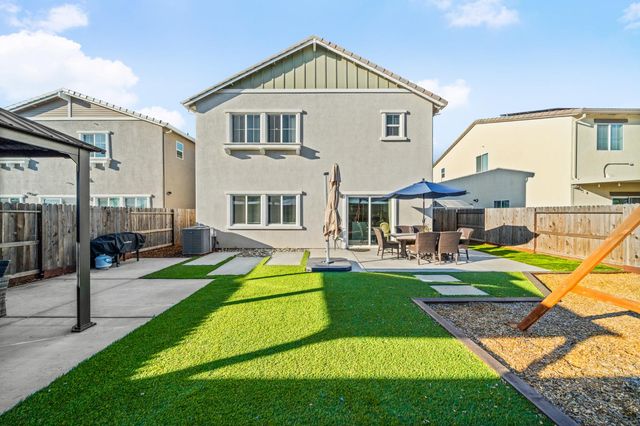 5064 Star Dance Cir, Roseville, CA 95747