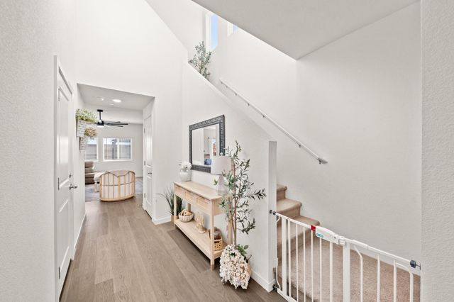 5064 Star Dance Cir, Roseville, CA 95747