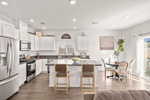 5064 Star Dance Cir, Roseville, CA 95747