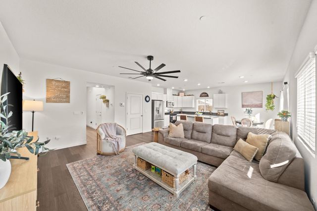 5064 Star Dance Cir, Roseville, CA 95747