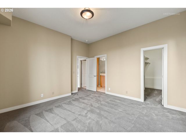 6719 S Corbett Ave, Portland, OR 97219