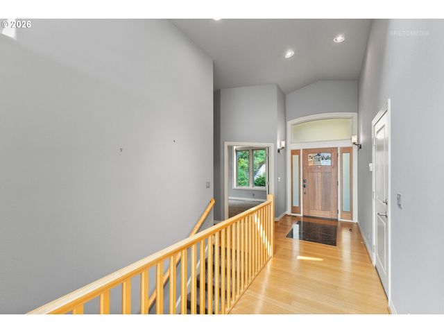 6719 S Corbett Ave, Portland, OR 97219
