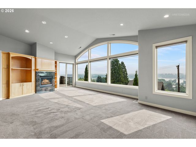 6719 S Corbett Ave, Portland, OR 97219
