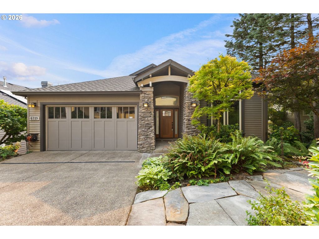 6719 S Corbett Ave, Portland, OR 97219