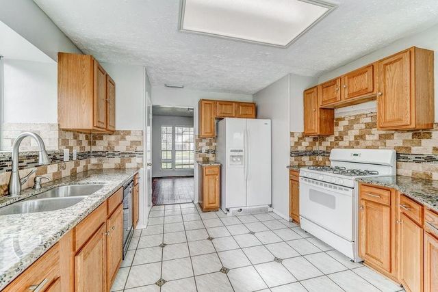 1916 Woodland Hills Drive, Missouri City, TX 77489