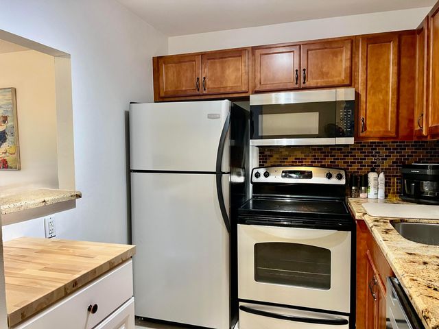 1011 Harwood C 1011, Deerfield Beach, FL 33442