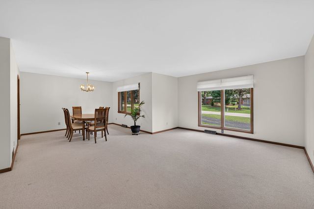 7103 Mill Road, Rockford, IL 61108