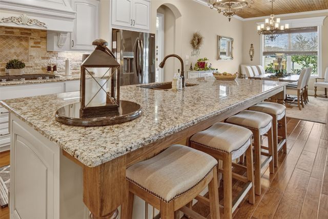1221 Prestwick Court, Granbury, TX 76048