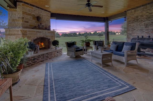 1221 Prestwick Court, Granbury, TX 76048