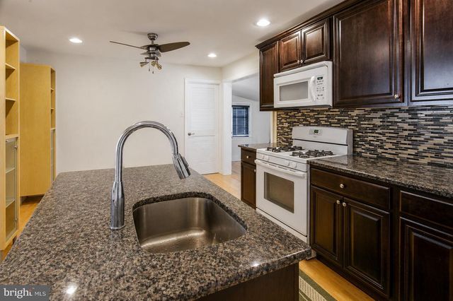 91 BAKER BLVD, Marlton, NJ 08053